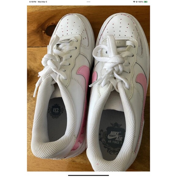 Nike - Picture 7 of 8